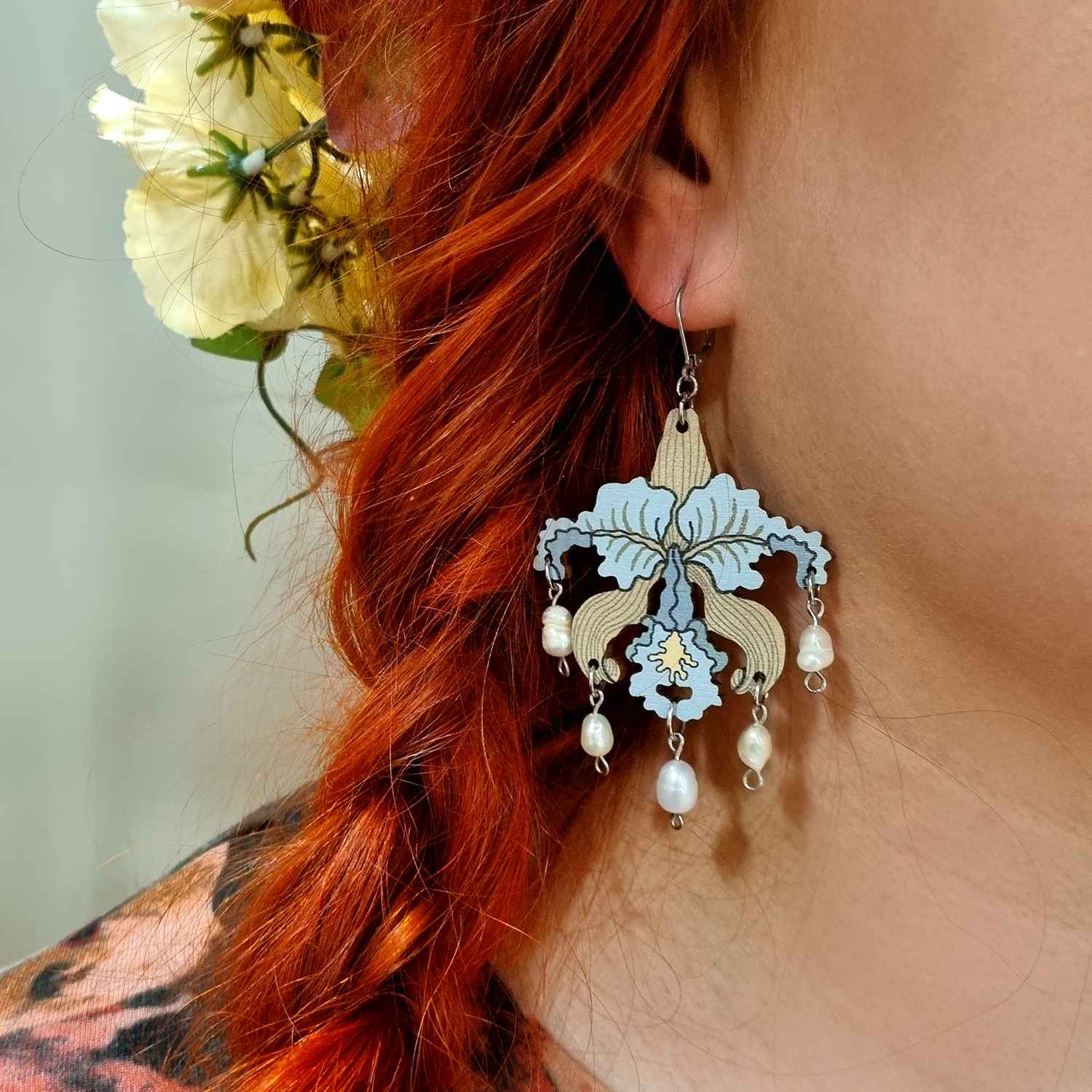 Orkidea korvakorut helmillä - Image 4